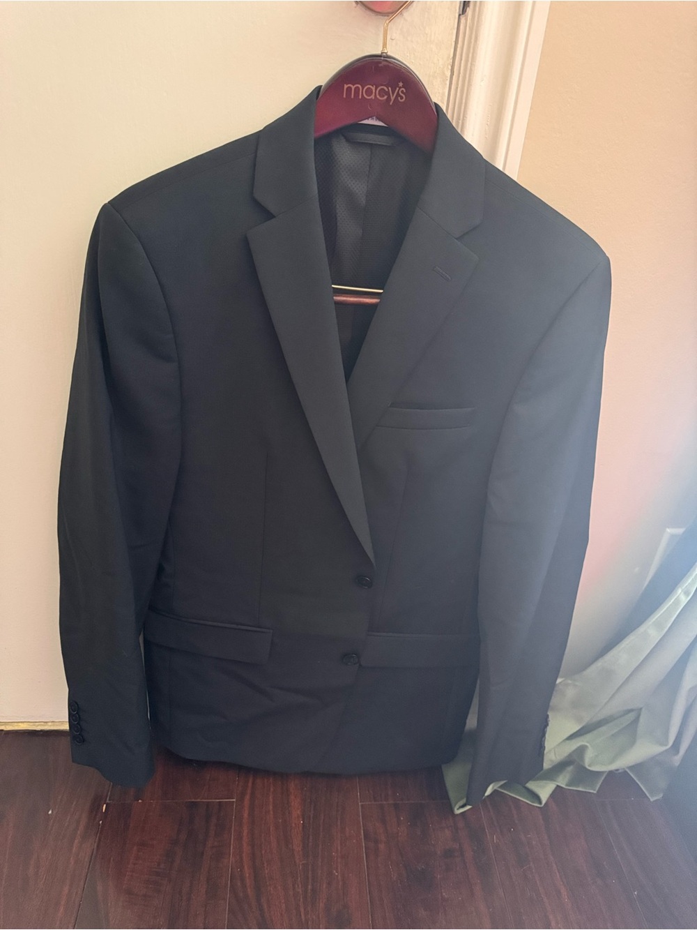 Bar III Men’s Suit
